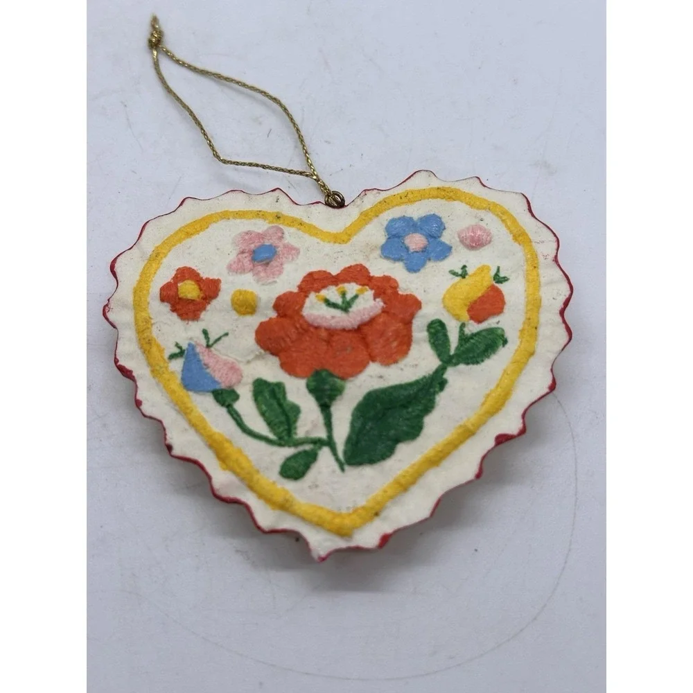 Vintage Folk Art Heart Christmas Ornament Floral Plastic Wall Hanging